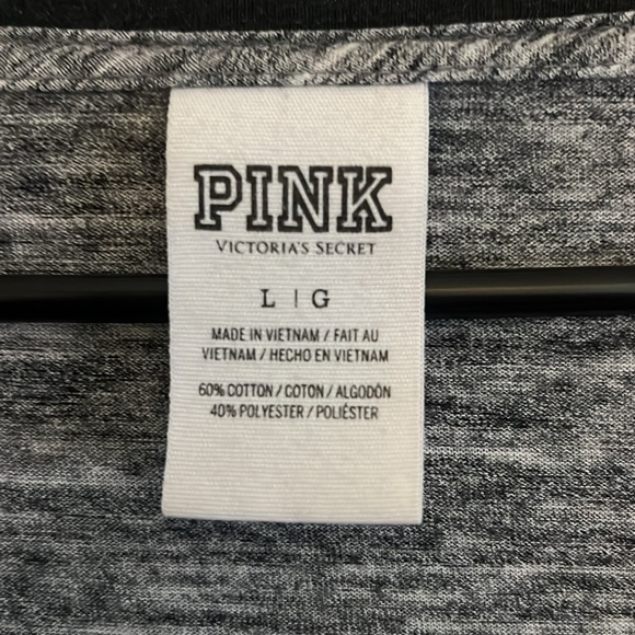 PINK Victoria’s Secret v-neck - Picture 3 of 3
